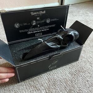 Gavia Custom Black Raven Skull Candle Set